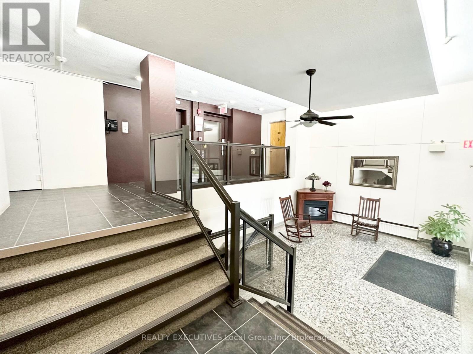 303 - 810 Main Street W, North Bay, Ontario P1B 2V9 - Photo 12 - X12576646