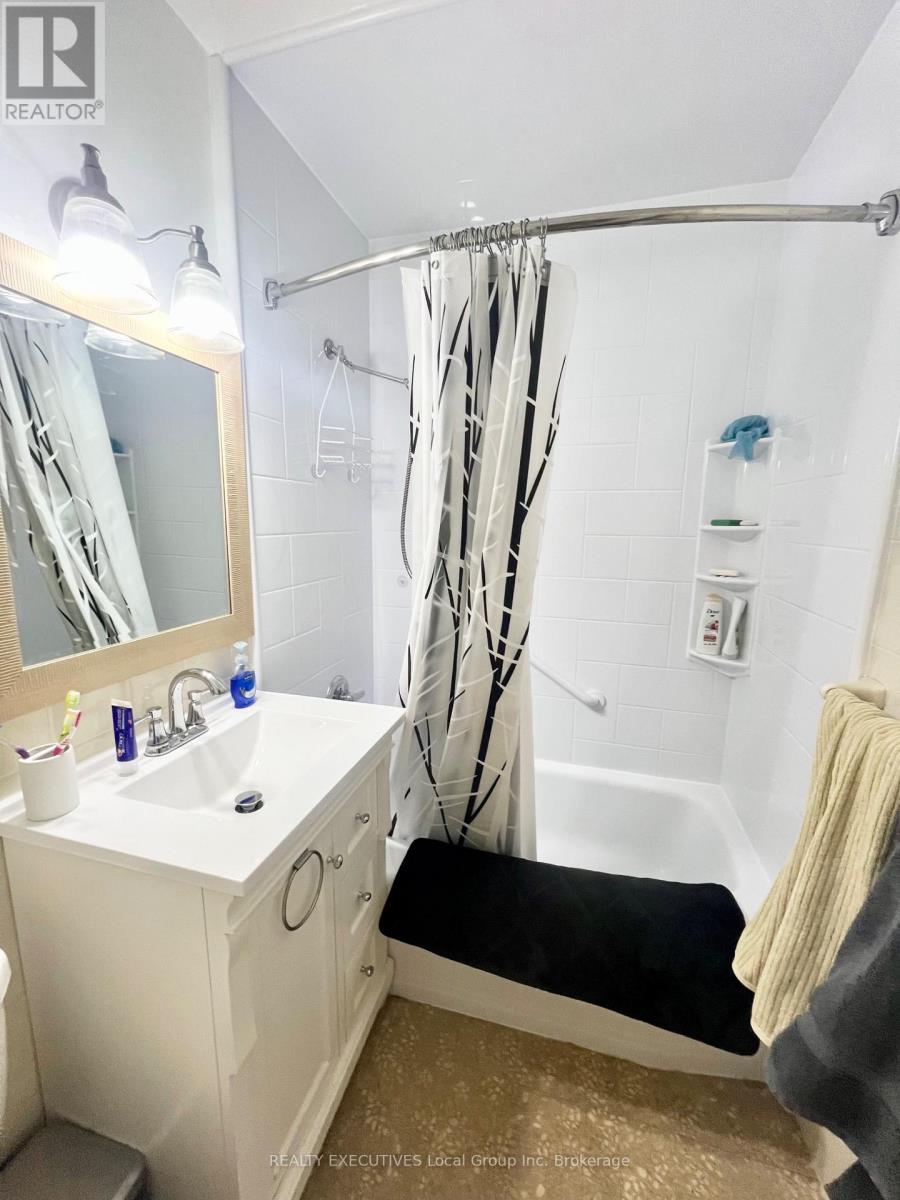 303 - 810 Main Street W, North Bay, Ontario P1B 2V9 - Photo 37 - X12576646