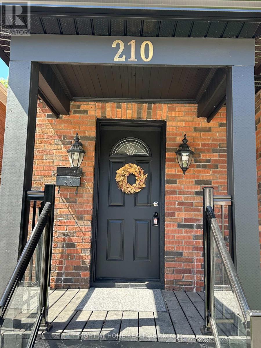 210 Dearborn Avenue, Oshawa, Ontario  L1G 4Z4 - Photo 2 - E12576608