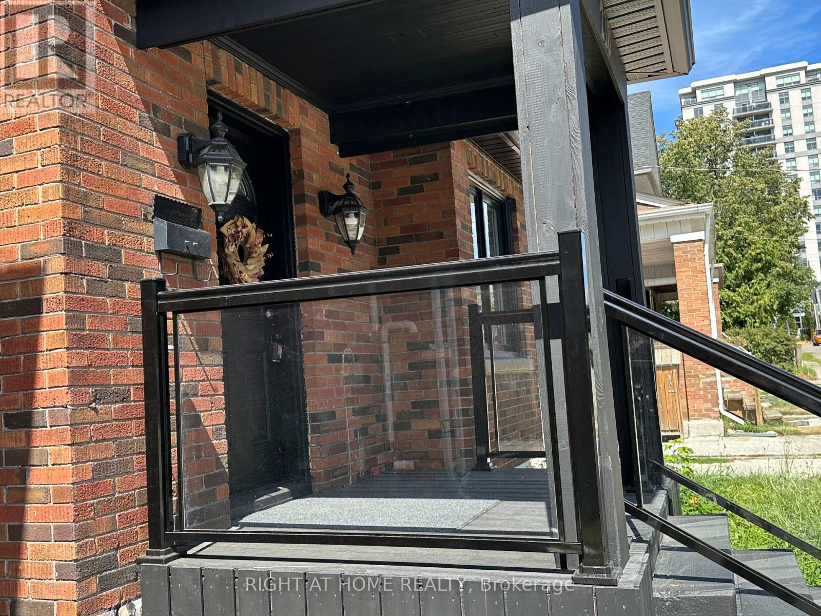 210 Dearborn Avenue, Oshawa, Ontario  L1G 4Z4 - Photo 4 - E12576608