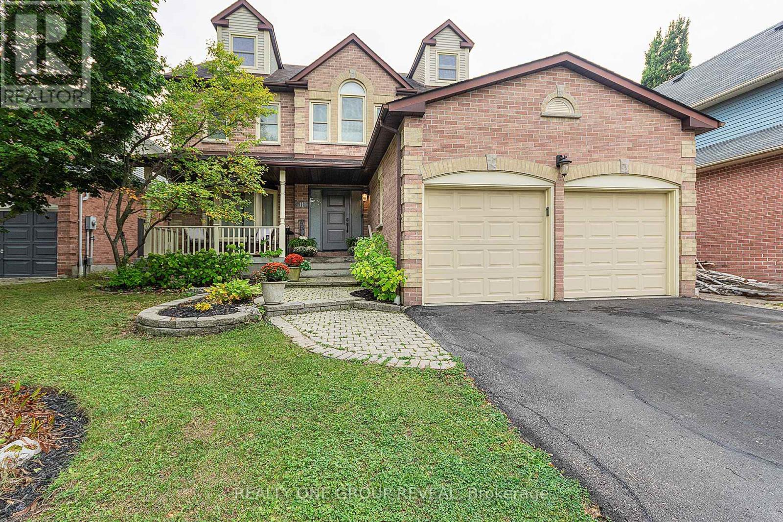 11 Nettle's Court, Whitby, Ontario  L1P 1L5 - Photo 2 - E12576624