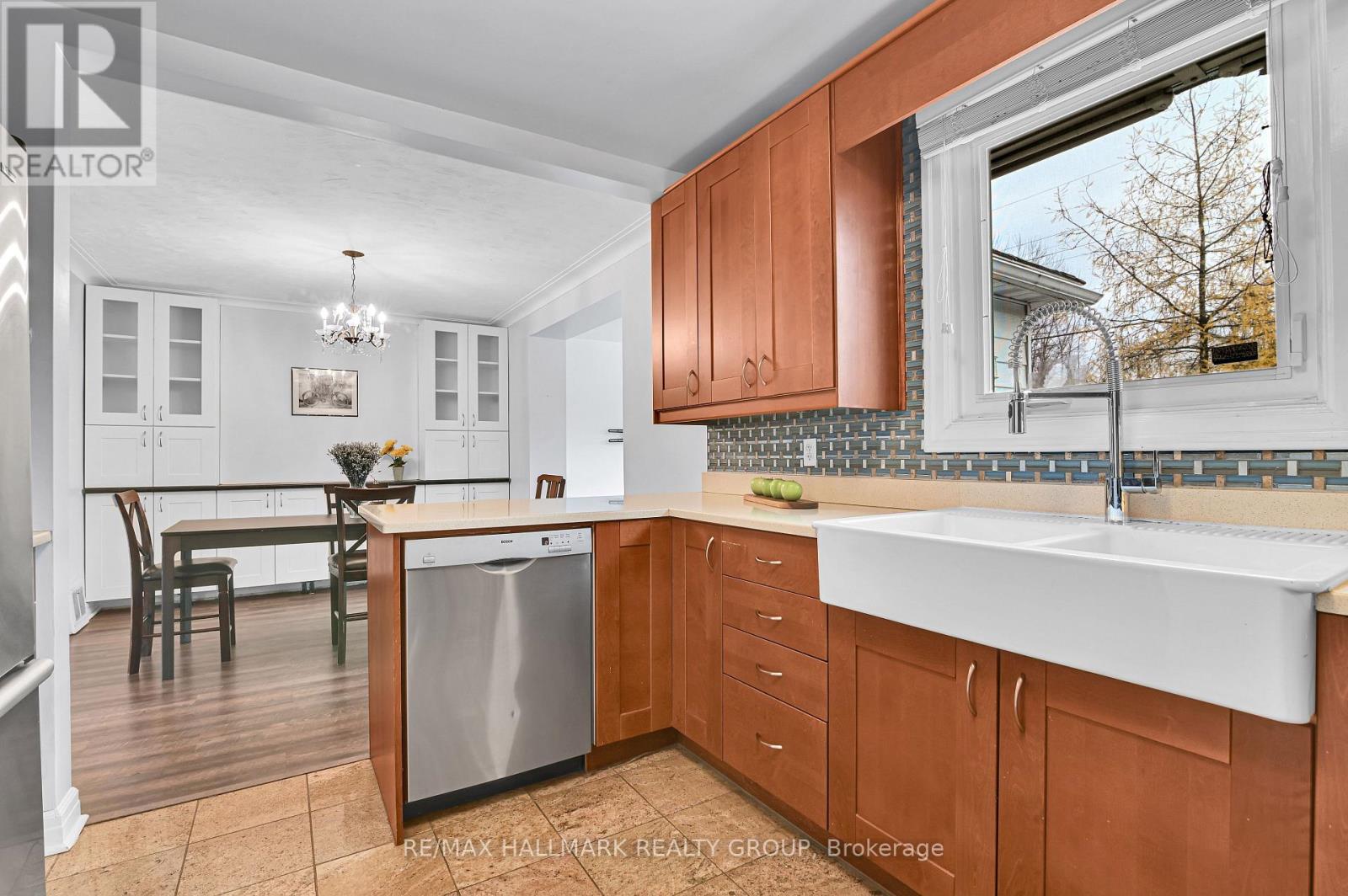 6 Centennial Boulevard, Ottawa, Ontario K1S 0M7 - Photo 14 - X12576002