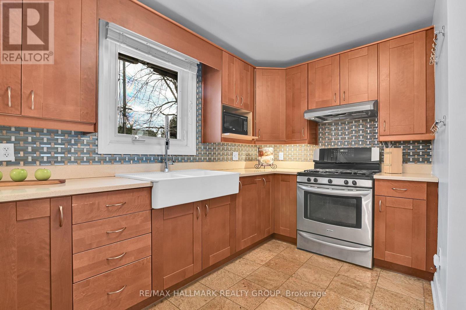 6 Centennial Boulevard, Ottawa, Ontario K1S 0M7 - Photo 12 - X12576002