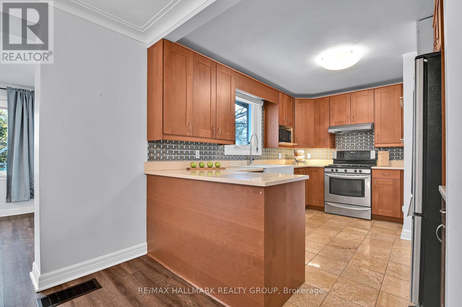 6 Centennial Boulevard, Ottawa, Ontario K1S 0M7 - Photo 11 - X12576002