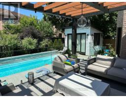 6 DEVONRIDGE CRESCENT, Toronto, Ontario