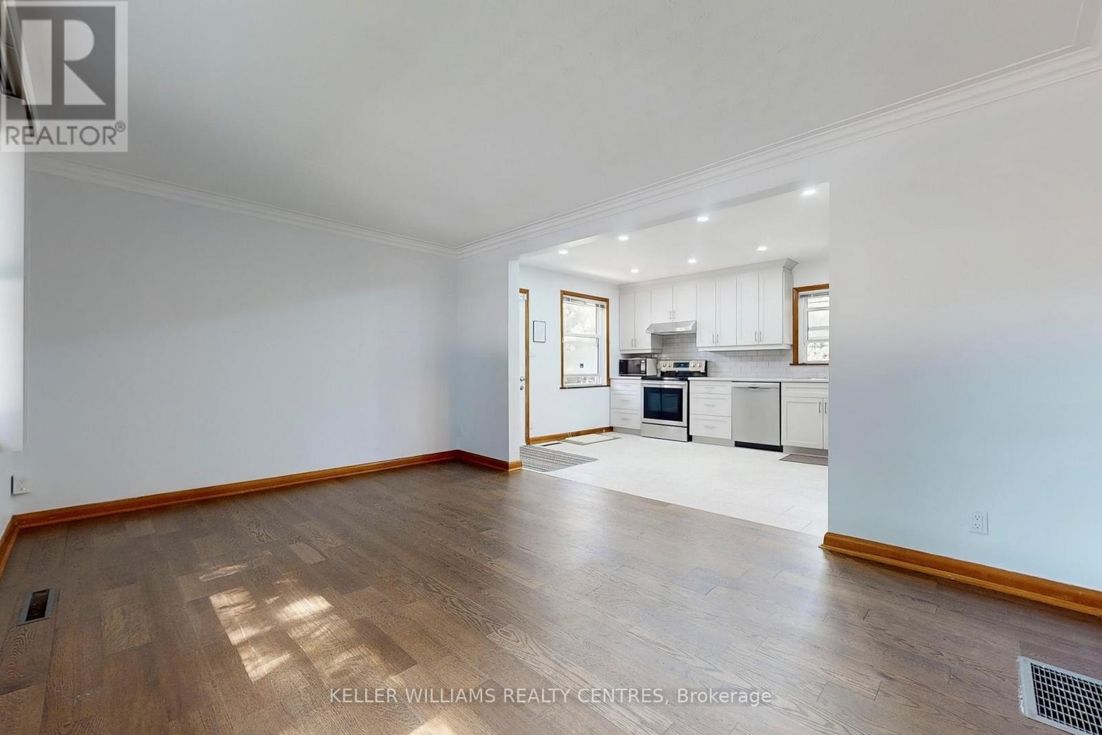 Unit A - 252 Elgin Mills Road W, Richmond Hill (Westbrook), Ontario  L4C 4M2 - Photo 8 - N12424370