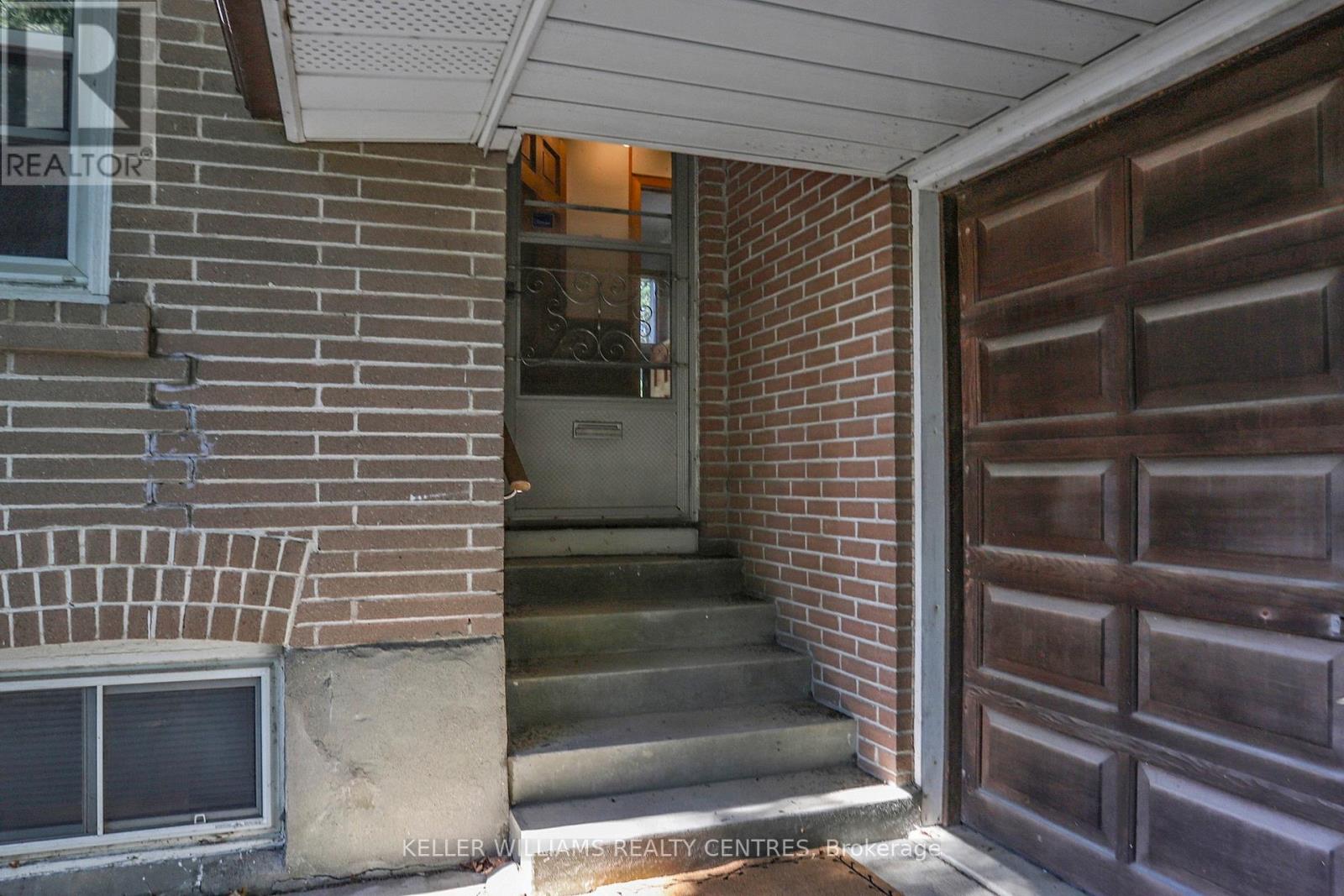 Unit B - 252 Elgin Mills Road W, Richmond Hill (Westbrook), Ontario  L4C 4M2 - Photo 14 - N12424417