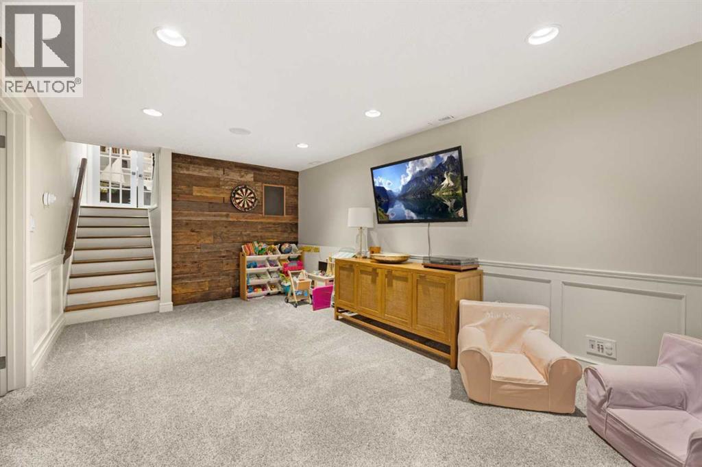 8027 Churchill Drive Sw, Calgary, Alberta  T2V 2S5 - Photo 33 - A2265747