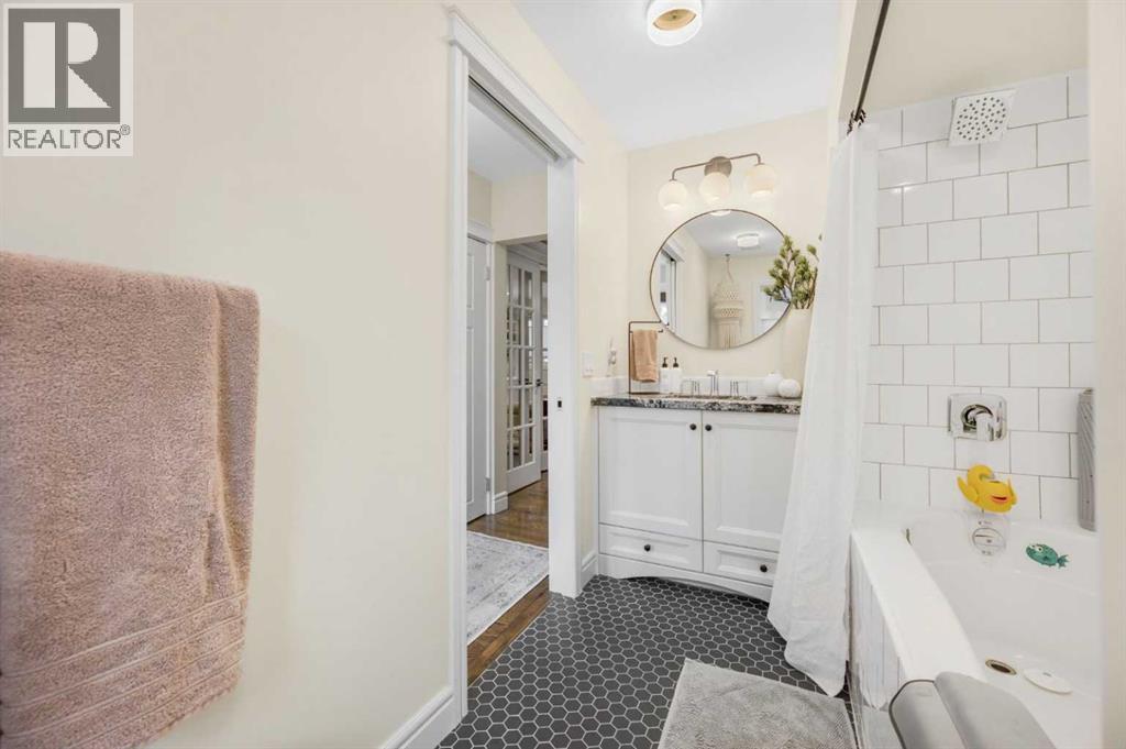 8027 Churchill Drive Sw, Calgary, Alberta  T2V 2S5 - Photo 30 - A2265747