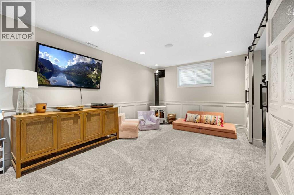 8027 Churchill Drive Sw, Calgary, Alberta  T2V 2S5 - Photo 31 - A2265747