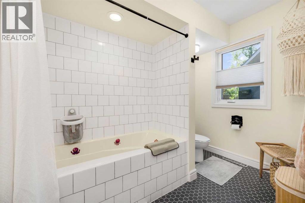 8027 Churchill Drive Sw, Calgary, Alberta  T2V 2S5 - Photo 29 - A2265747