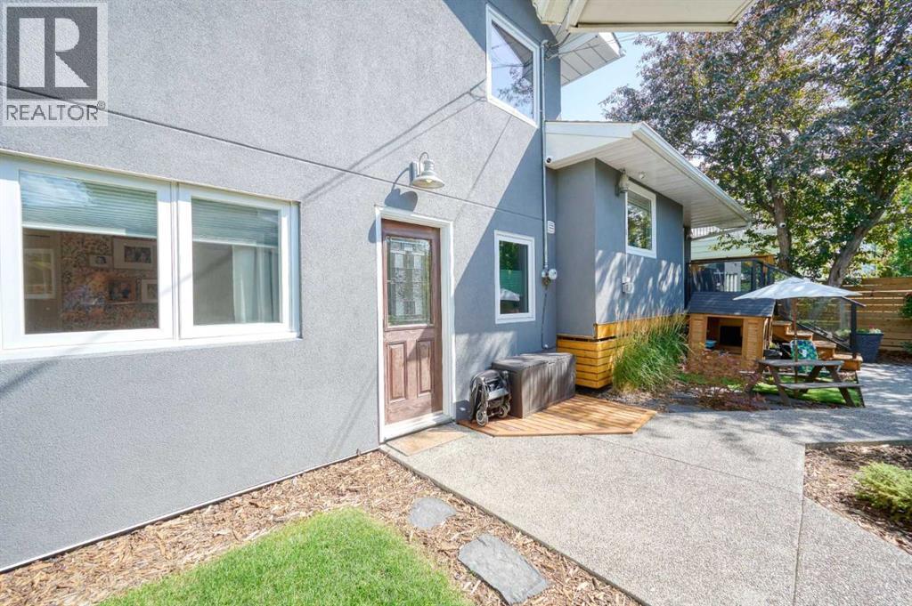 8027 Churchill Drive Sw, Calgary, Alberta  T2V 2S5 - Photo 40 - A2265747