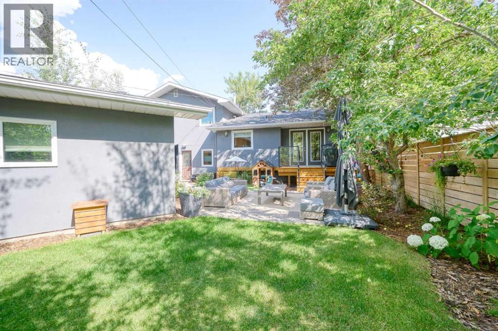 8027 Churchill Drive Sw, Calgary, Alberta  T2V 2S5 - Photo 38 - A2265747