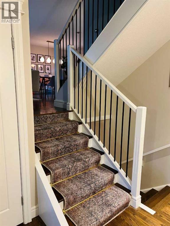 8027 Churchill Drive Sw, Calgary, Alberta  T2V 2S5 - Photo 5 - A2265747