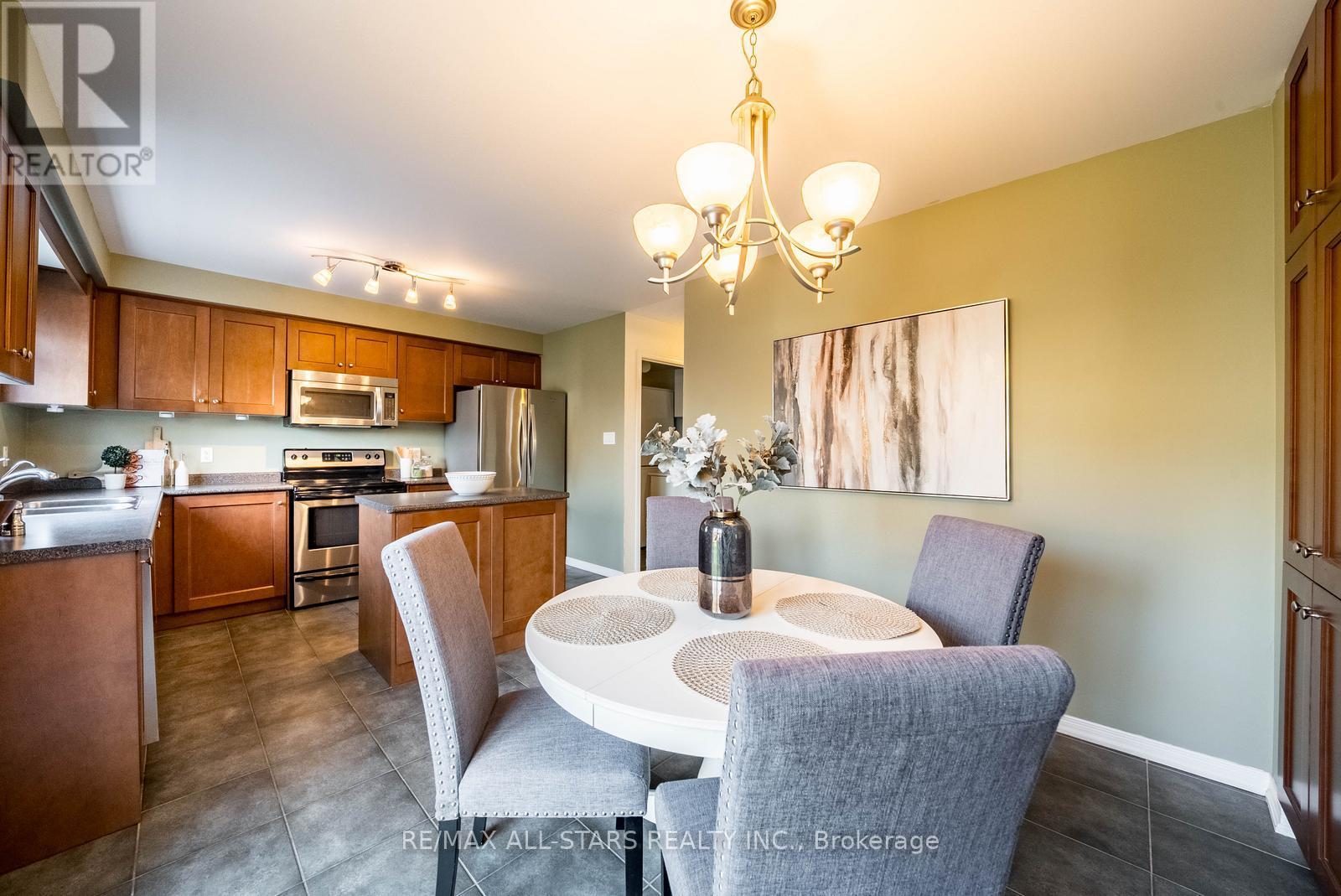 15 Amos Lehman Way, Whitchurch-Stouffville, Ontario  L4A 0J9 - Photo 19 - N12576610