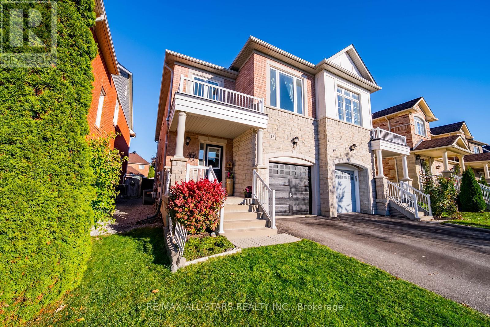 15 Amos Lehman Way, Whitchurch-Stouffville, Ontario  L4A 0J9 - Photo 2 - N12576610