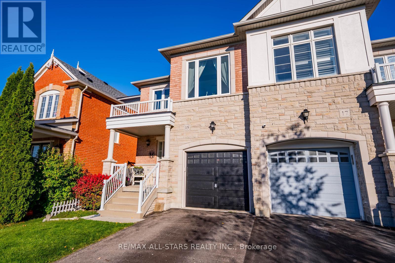 15 Amos Lehman Way, Whitchurch-Stouffville, Ontario  L4A 0J9 - Photo 3 - N12576610