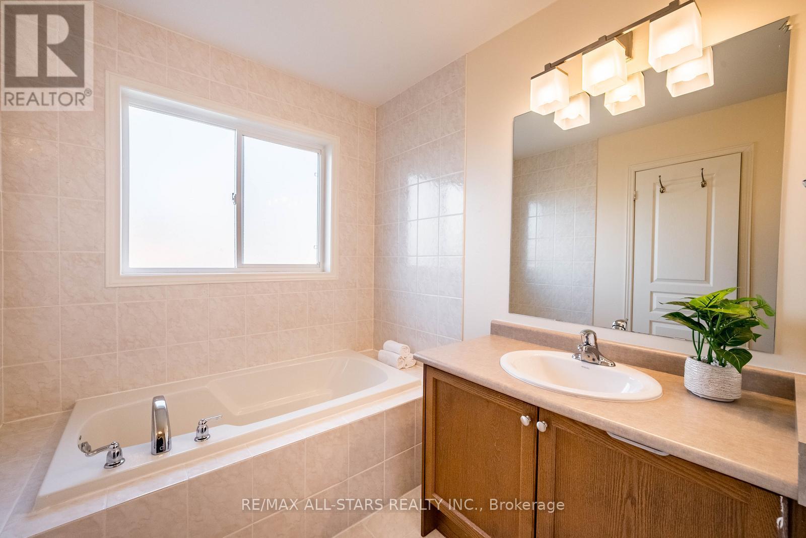 15 Amos Lehman Way, Whitchurch-Stouffville, Ontario  L4A 0J9 - Photo 32 - N12576610