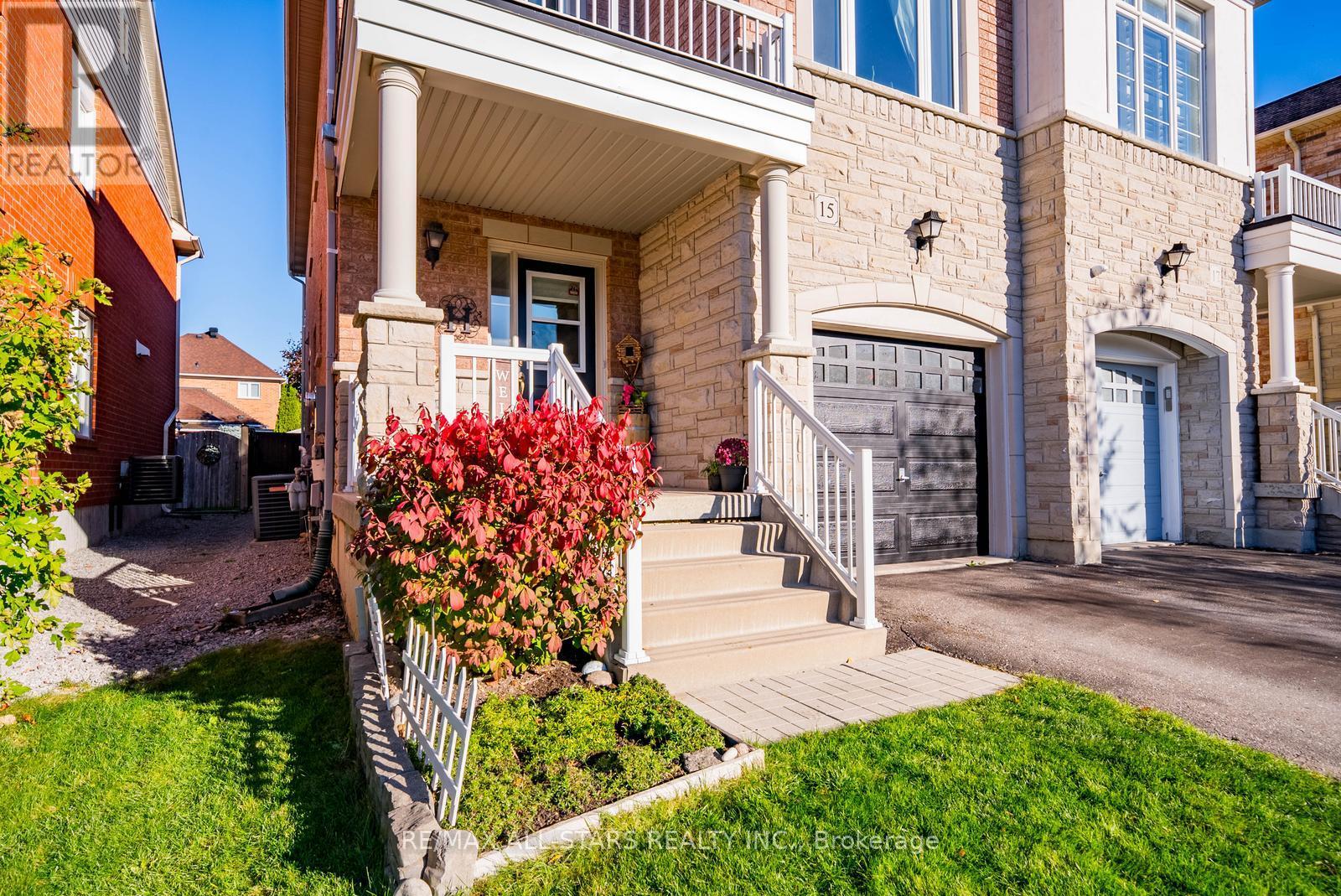 15 Amos Lehman Way, Whitchurch-Stouffville, Ontario  L4A 0J9 - Photo 4 - N12576610