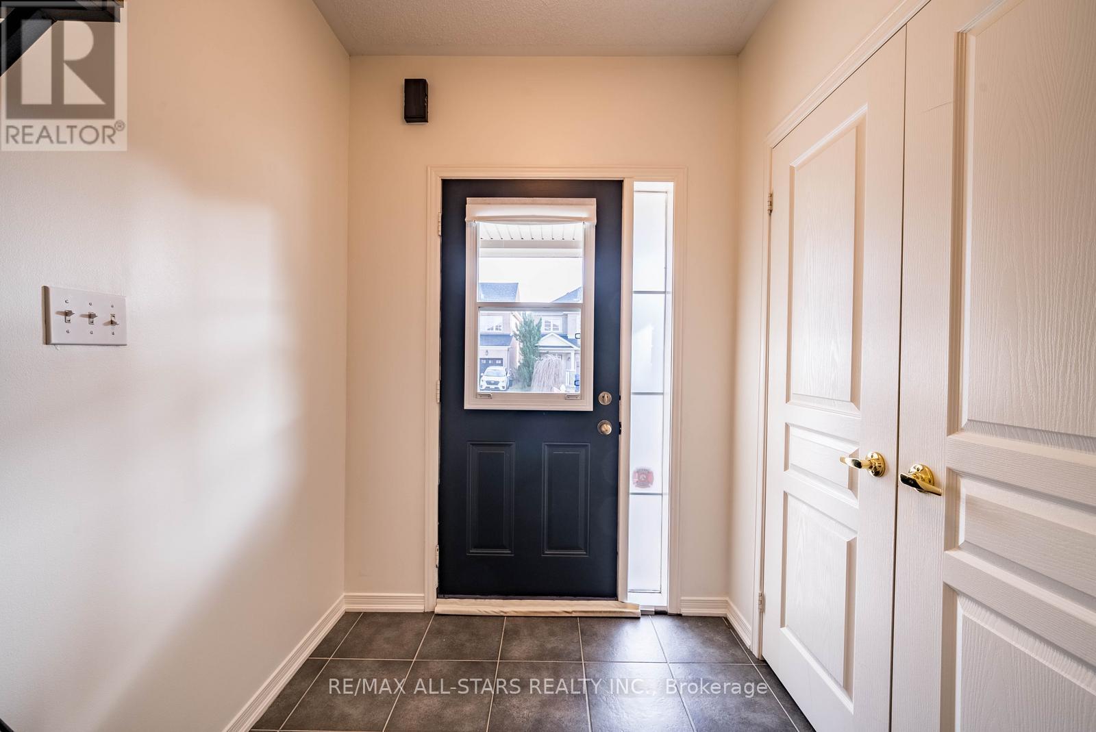 15 Amos Lehman Way, Whitchurch-Stouffville, Ontario  L4A 0J9 - Photo 6 - N12576610