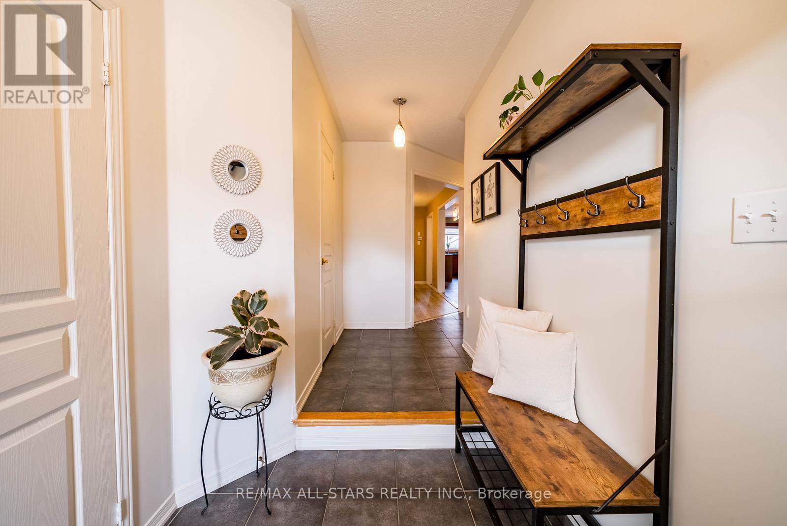 15 Amos Lehman Way, Whitchurch-Stouffville, Ontario  L4A 0J9 - Photo 7 - N12576610