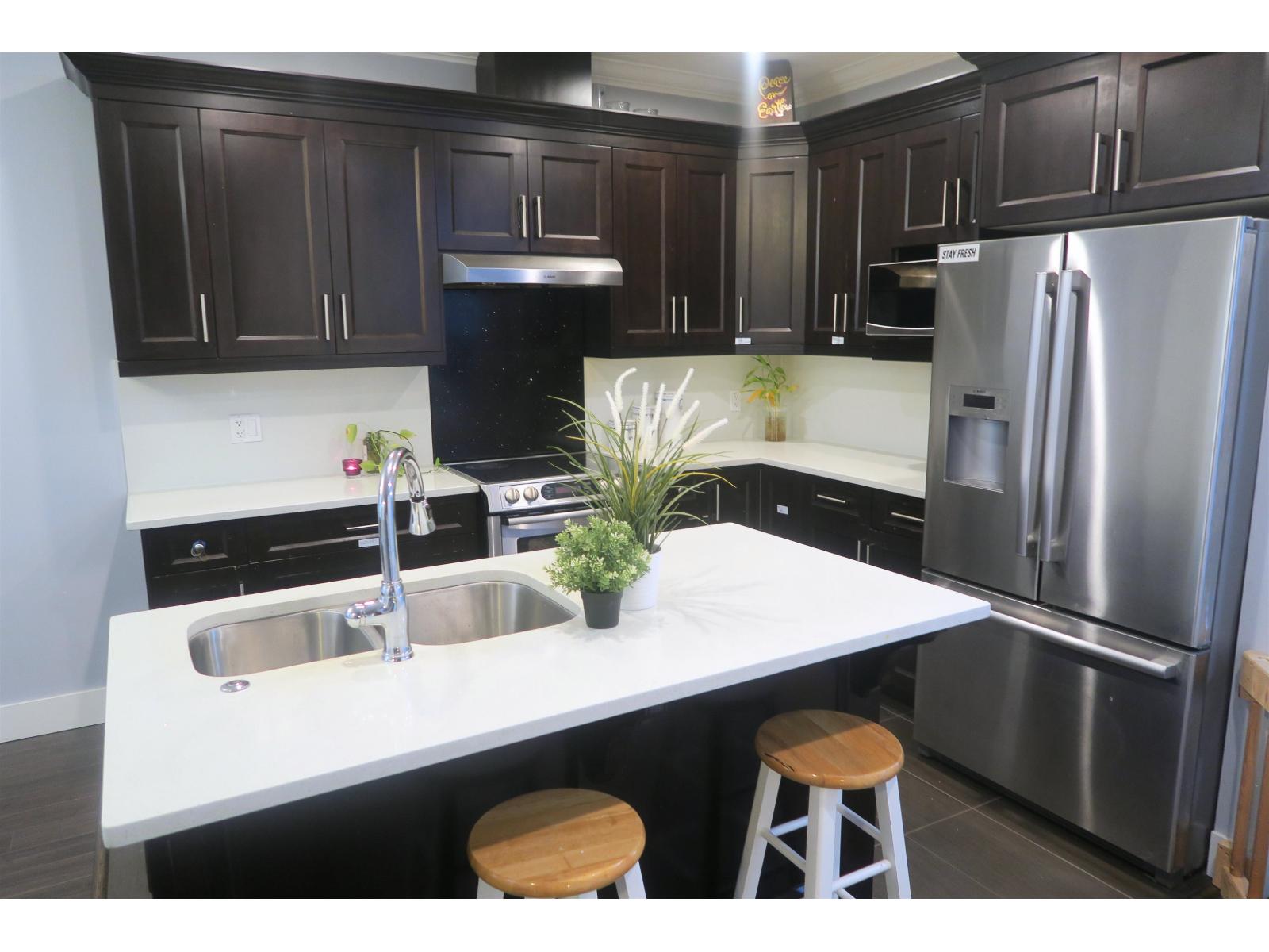 118 15399 Guildford Drive, Surrey, British Columbia  V3R 7C6 - Photo 2 - R3069665