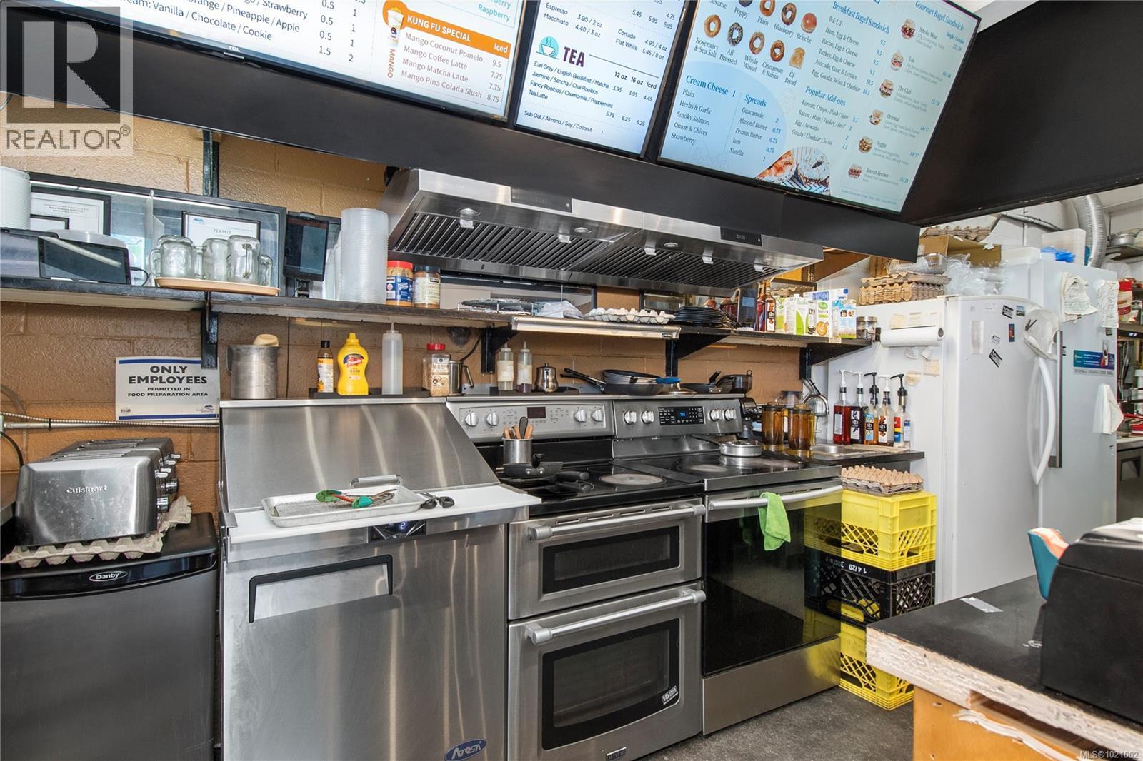 A 1995 Island Hwy, Campbell River, British Columbia  V9W 2G3 - Photo 10 - 1021002