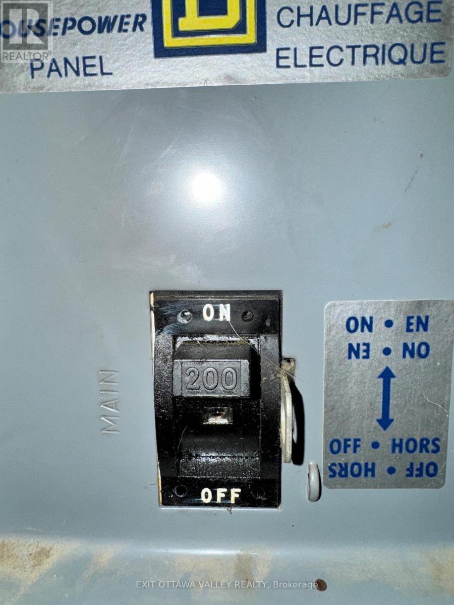 13 Grace Street, Whitewater Region, Ontario  K0J 2L0 - Photo 12 - X12576762