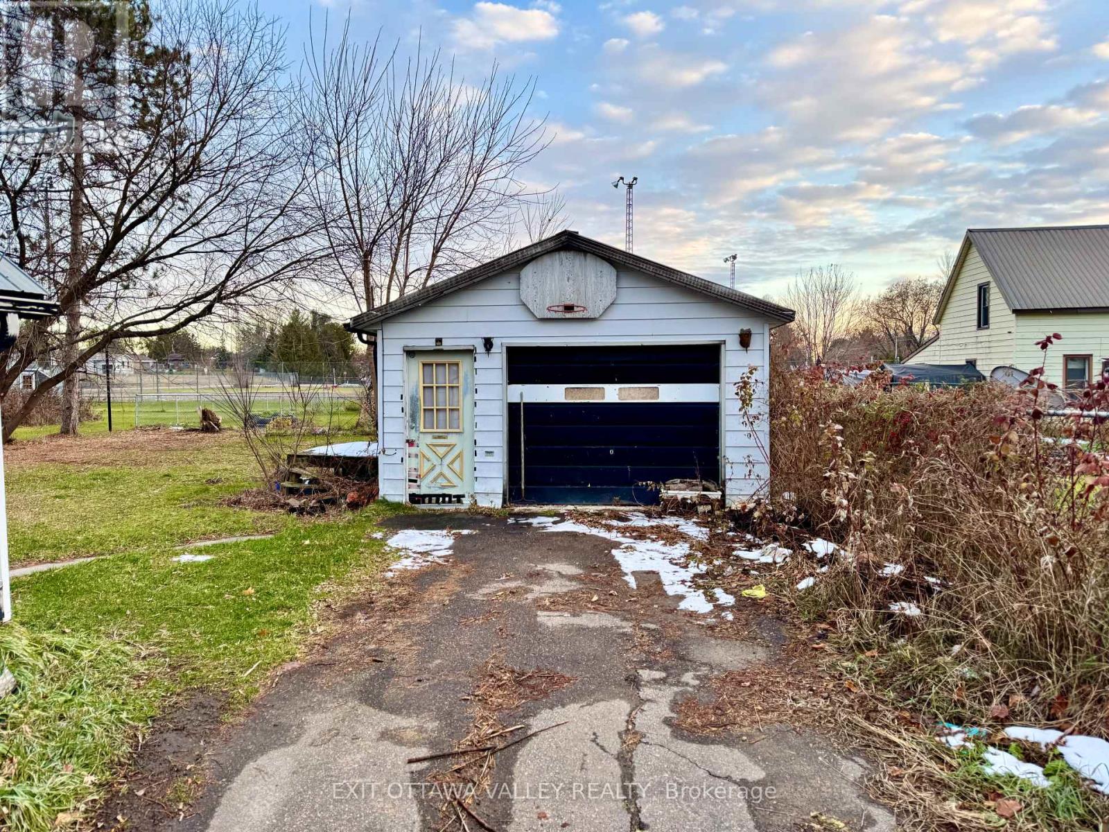 13 Grace Street, Whitewater Region, Ontario  K0J 2L0 - Photo 24 - X12576762