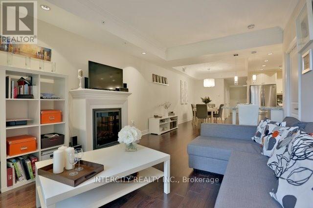 305 - 205 Lakeshore Road, Oakville, Ontario  L6K 0H8 - Photo 12 - W12576372