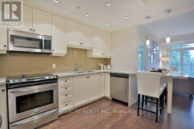 305 - 205 Lakeshore Road, Oakville, Ontario  L6K 0H8 - Photo 16 - W12576372