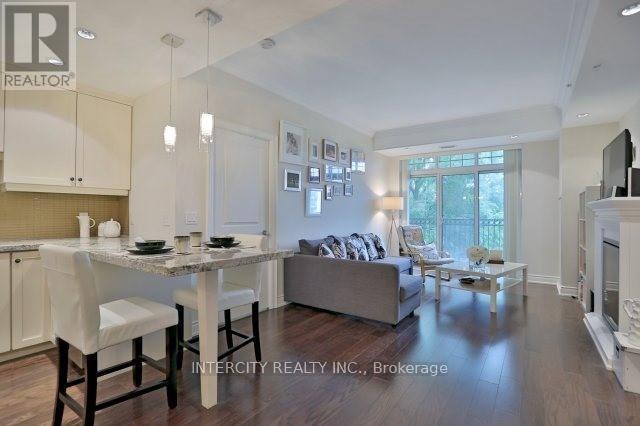 305 - 205 Lakeshore Road, Oakville, Ontario  L6K 0H8 - Photo 13 - W12576372