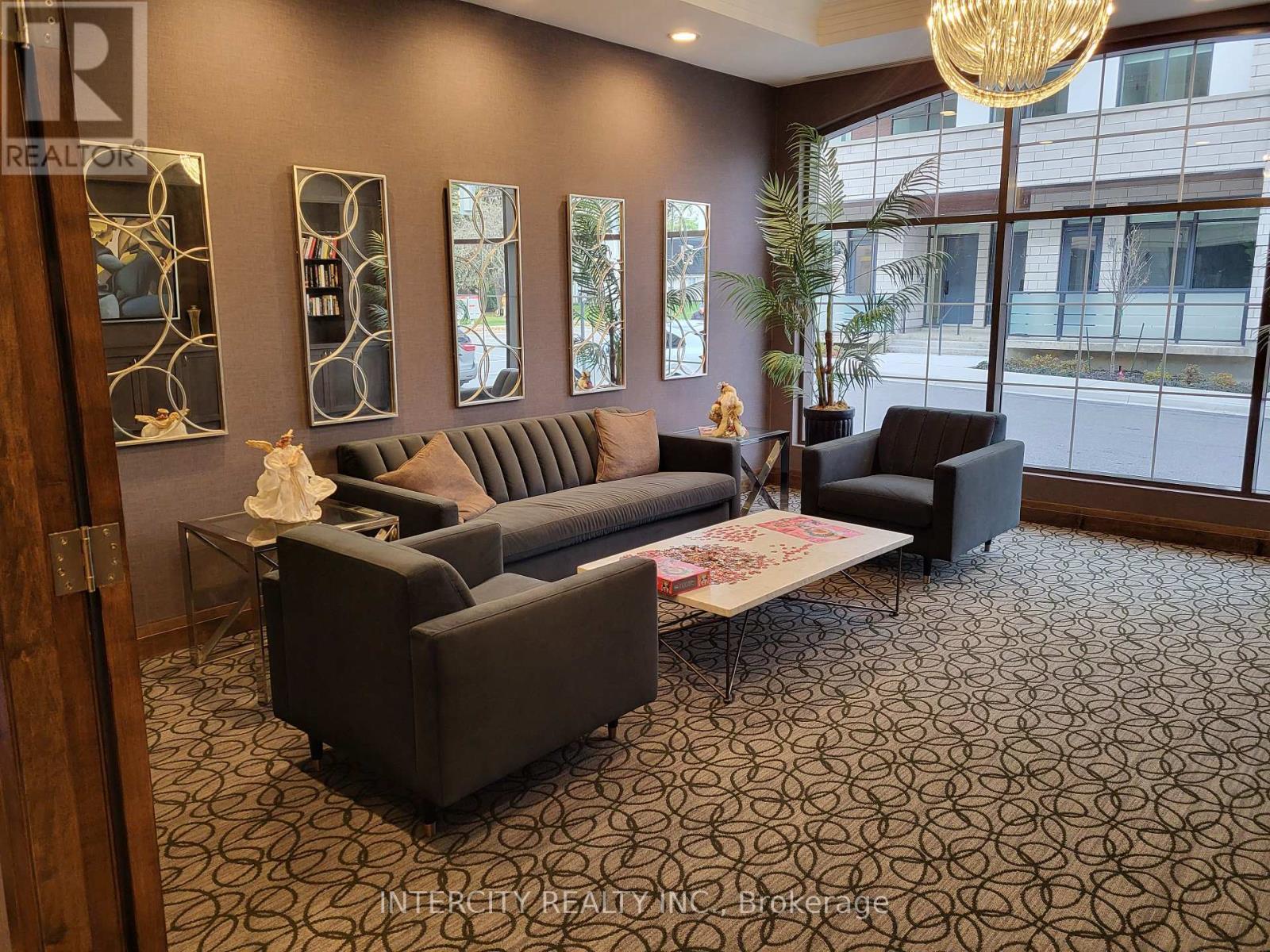 305 - 205 Lakeshore Road, Oakville, Ontario  L6K 0H8 - Photo 5 - W12576372