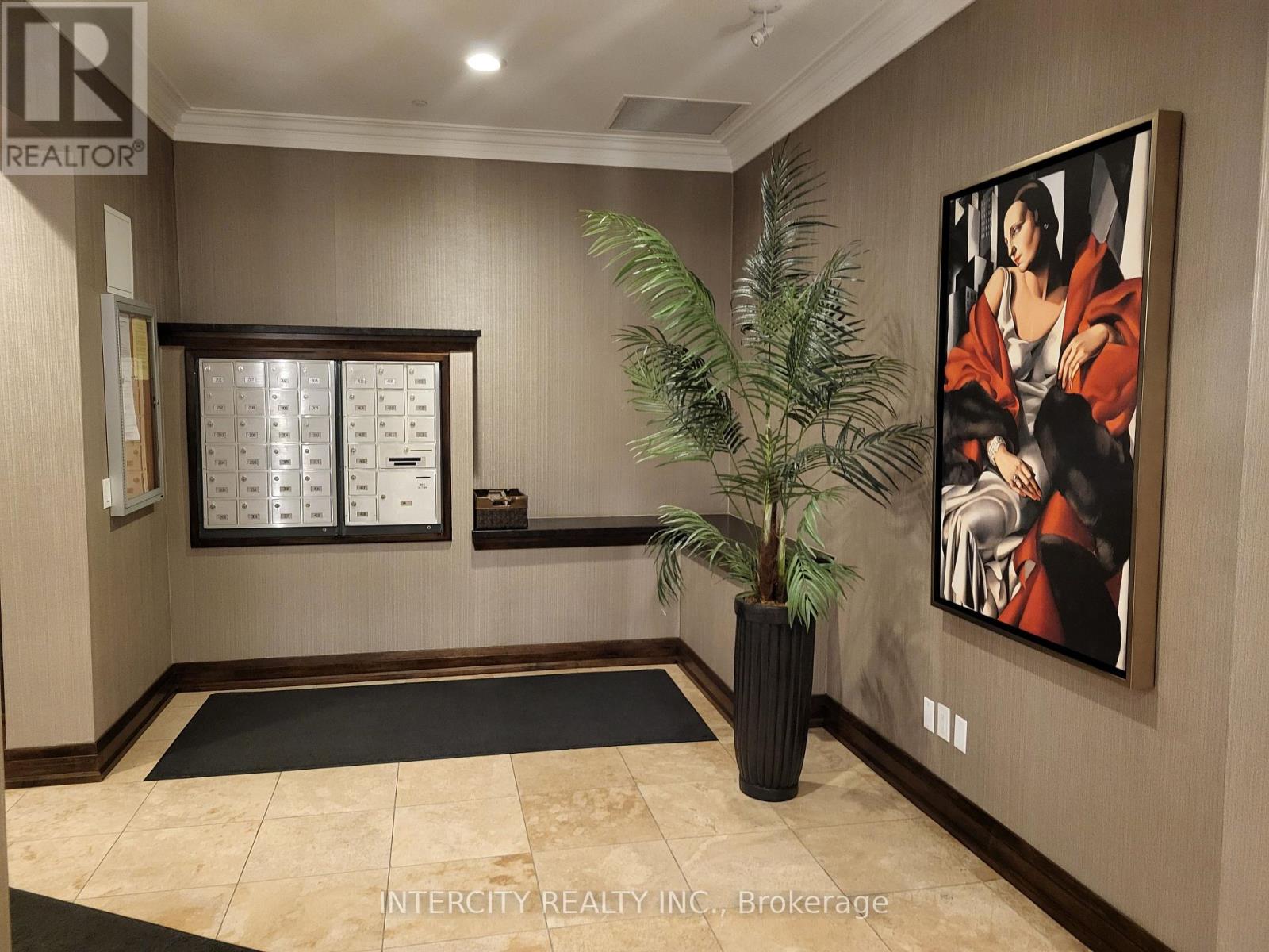 305 - 205 Lakeshore Road, Oakville, Ontario  L6K 0H8 - Photo 8 - W12576372