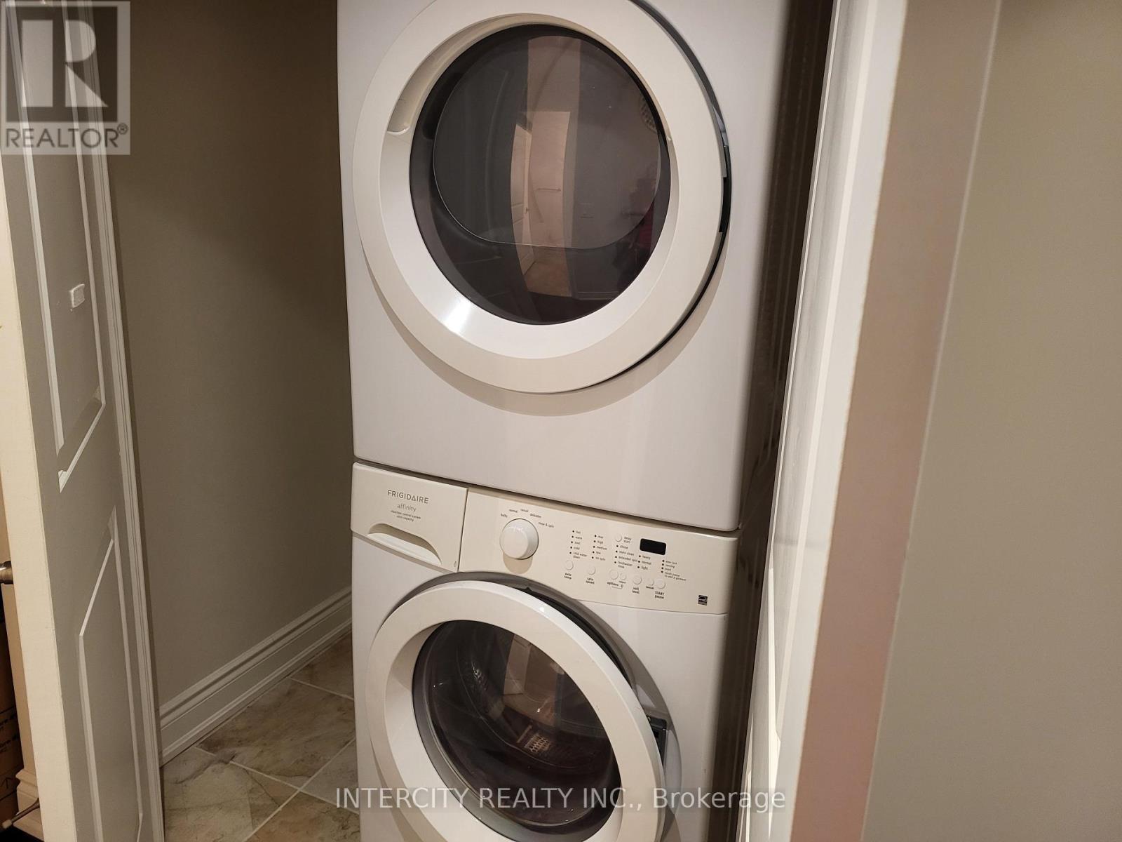 305 - 205 Lakeshore Road, Oakville, Ontario  L6K 0H8 - Photo 23 - W12576372