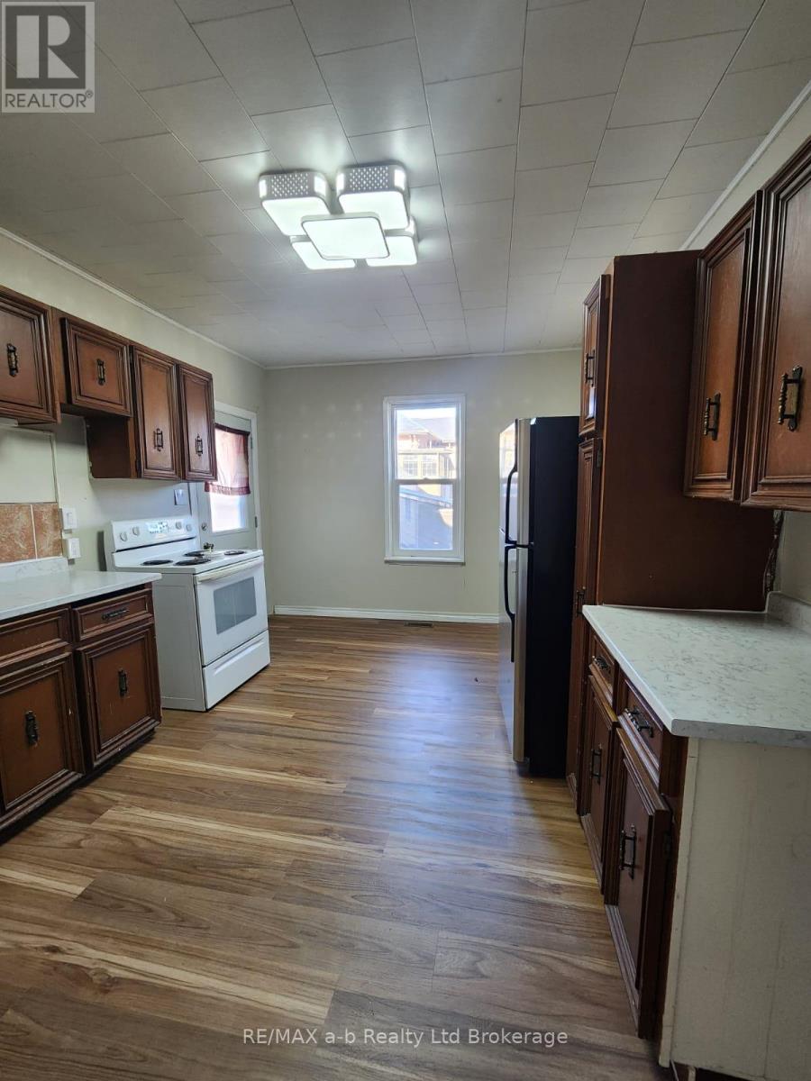 151 Albert Street, Ingersoll, Ontario  N5C 2Y3 - Photo 15 - X12576738