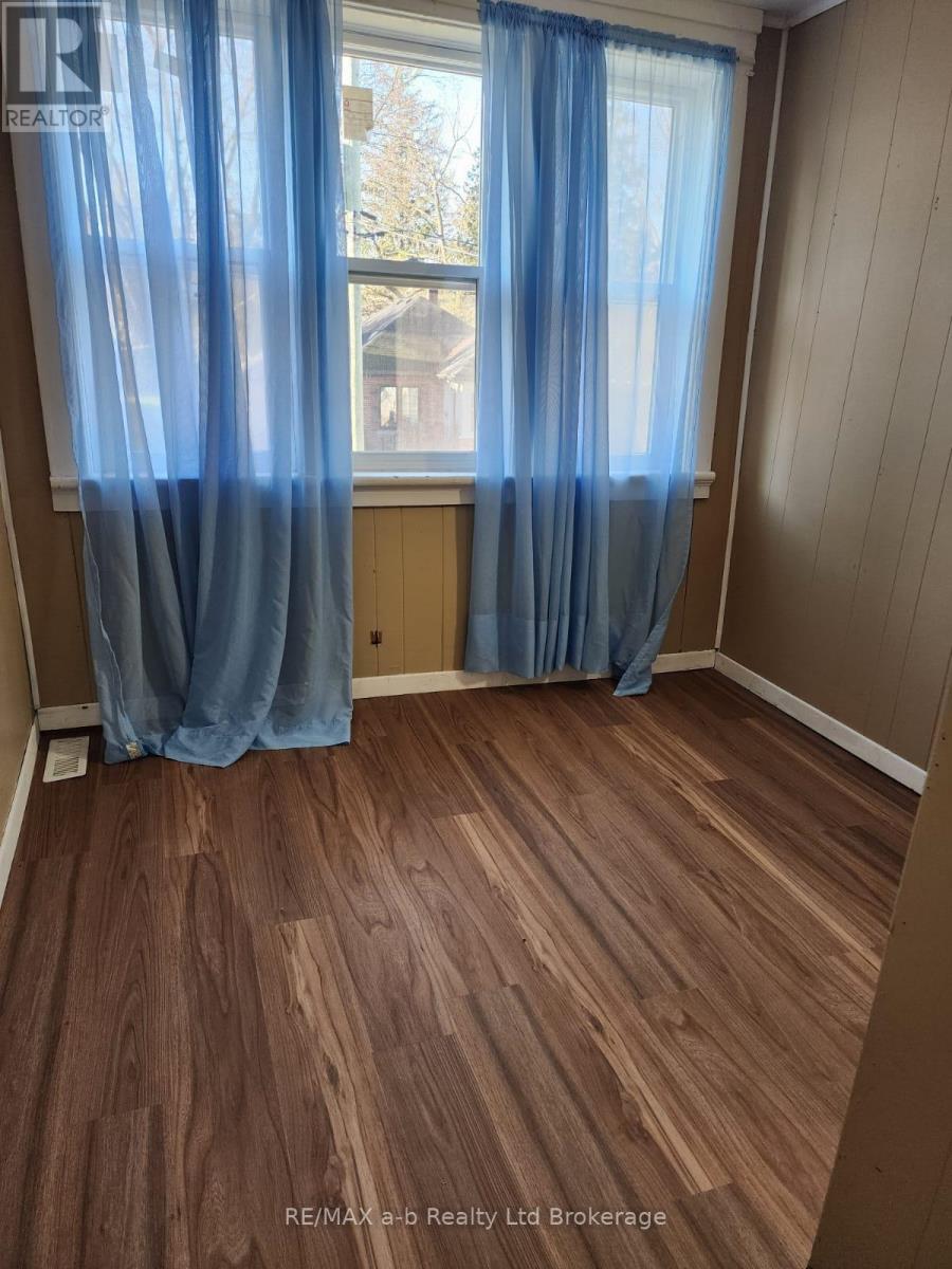 151 Albert Street, Ingersoll, Ontario  N5C 2Y3 - Photo 4 - X12576738