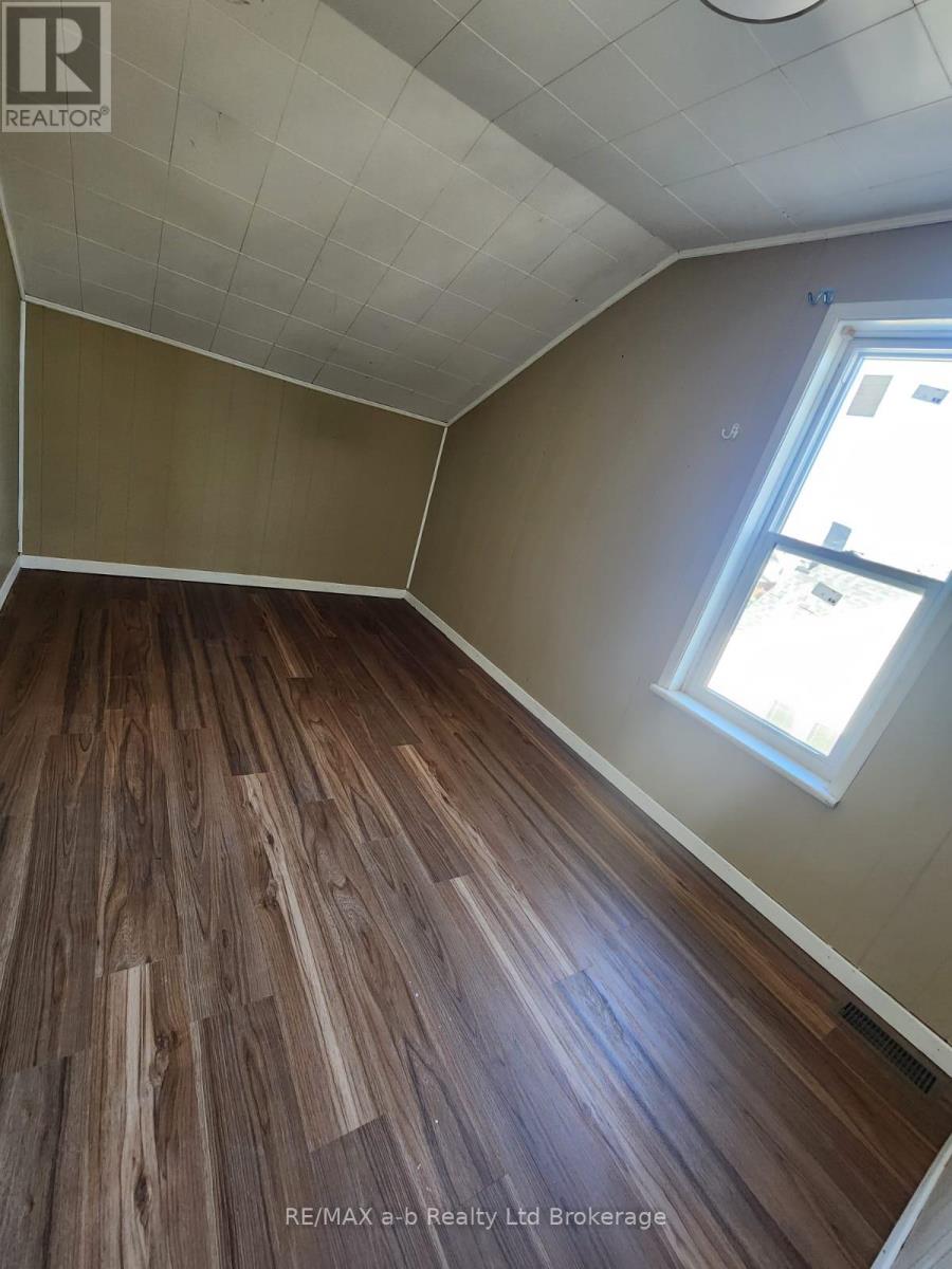 151 Albert Street, Ingersoll, Ontario  N5C 2Y3 - Photo 6 - X12576738