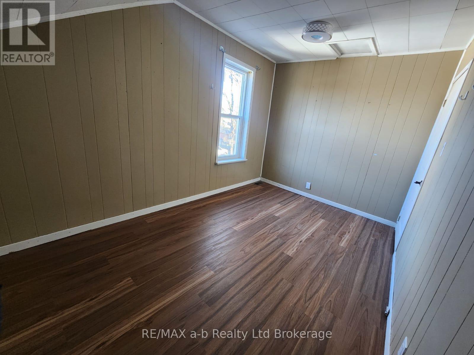 151 Albert Street, Ingersoll, Ontario  N5C 2Y3 - Photo 7 - X12576738