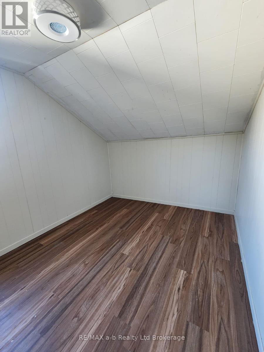 151 Albert Street, Ingersoll, Ontario  N5C 2Y3 - Photo 8 - X12576738