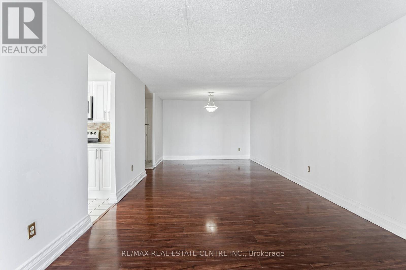 1207 - 350 Webb Drive, Mississauga, Ontario  L5B 3W4 - Photo 12 - W12576570