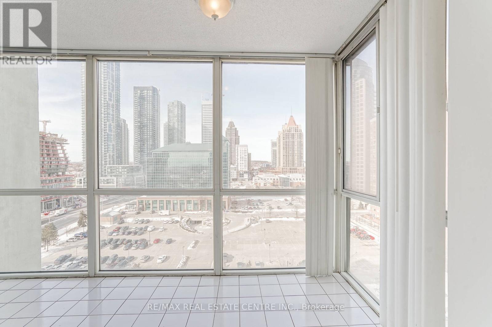 1207 - 350 Webb Drive, Mississauga, Ontario  L5B 3W4 - Photo 16 - W12576570