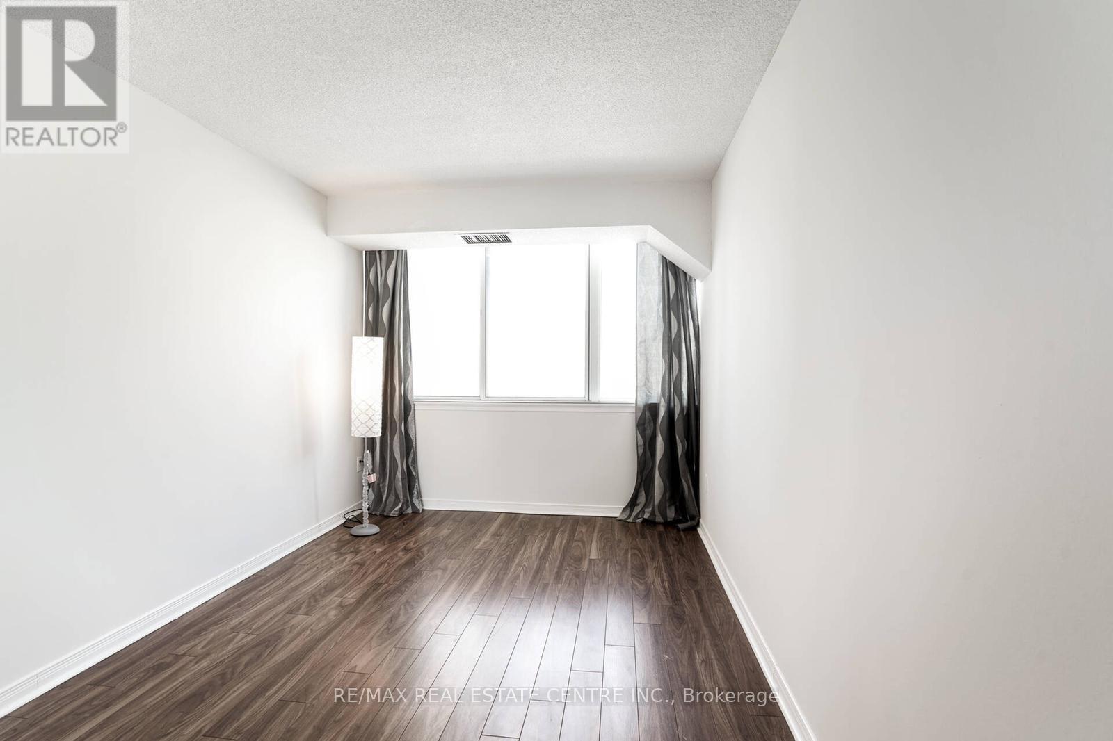 1207 - 350 Webb Drive, Mississauga, Ontario  L5B 3W4 - Photo 21 - W12576570