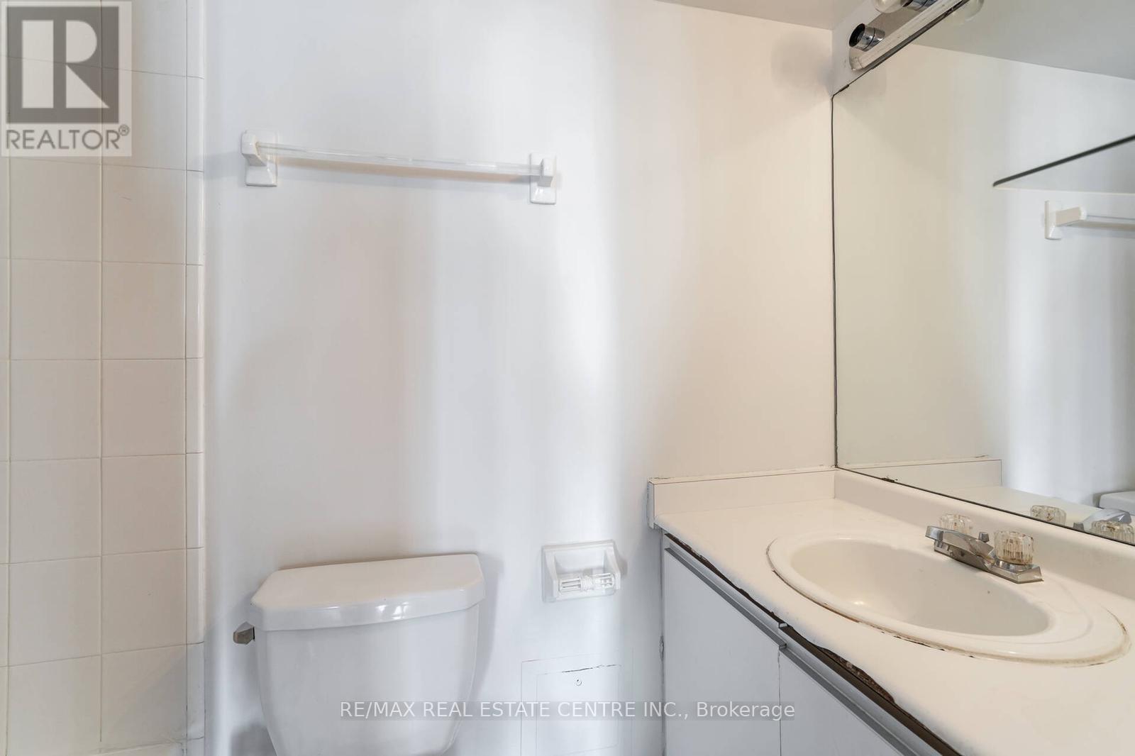 1207 - 350 Webb Drive, Mississauga, Ontario  L5B 3W4 - Photo 23 - W12576570