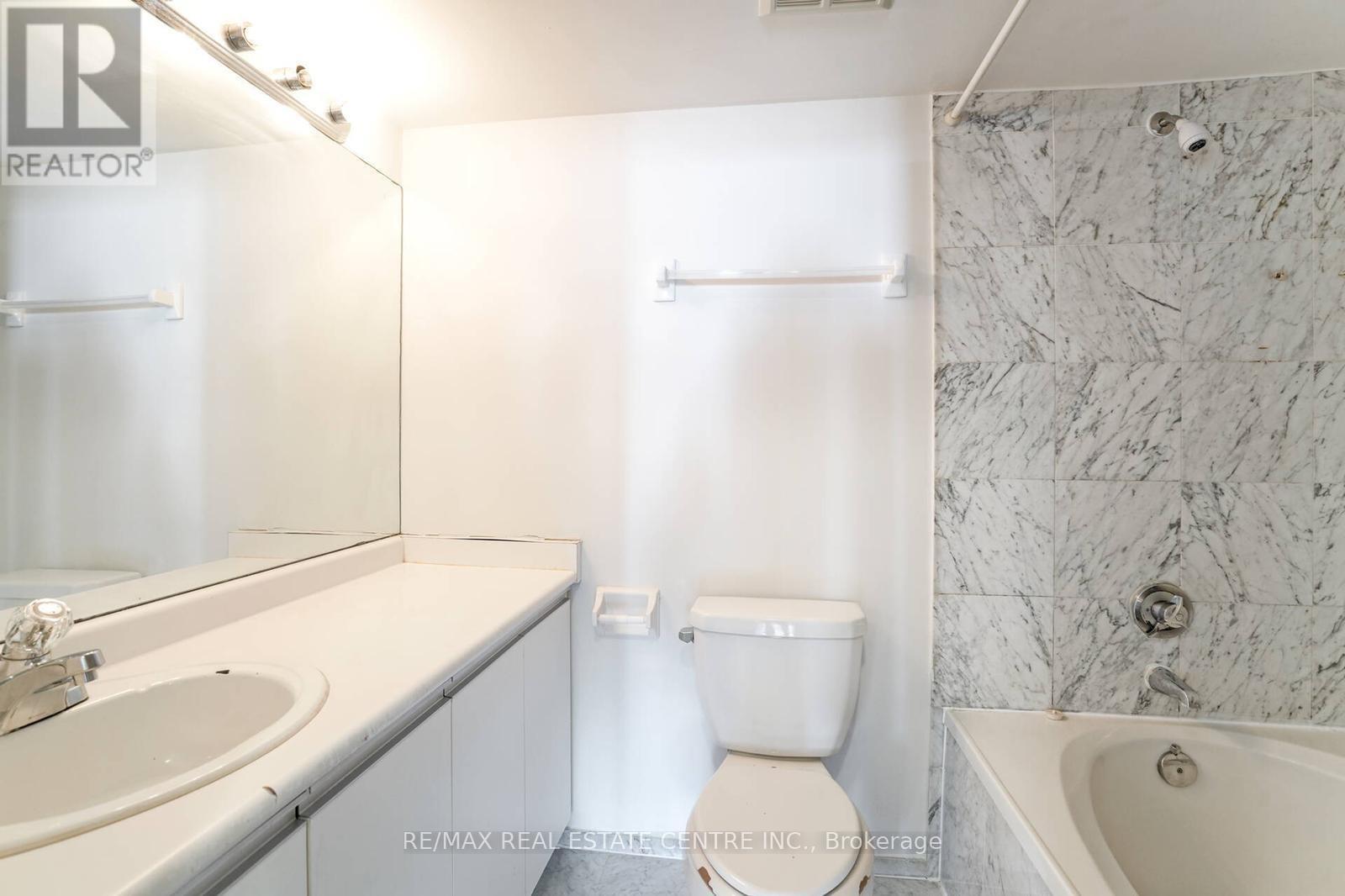 1207 - 350 Webb Drive, Mississauga, Ontario  L5B 3W4 - Photo 24 - W12576570