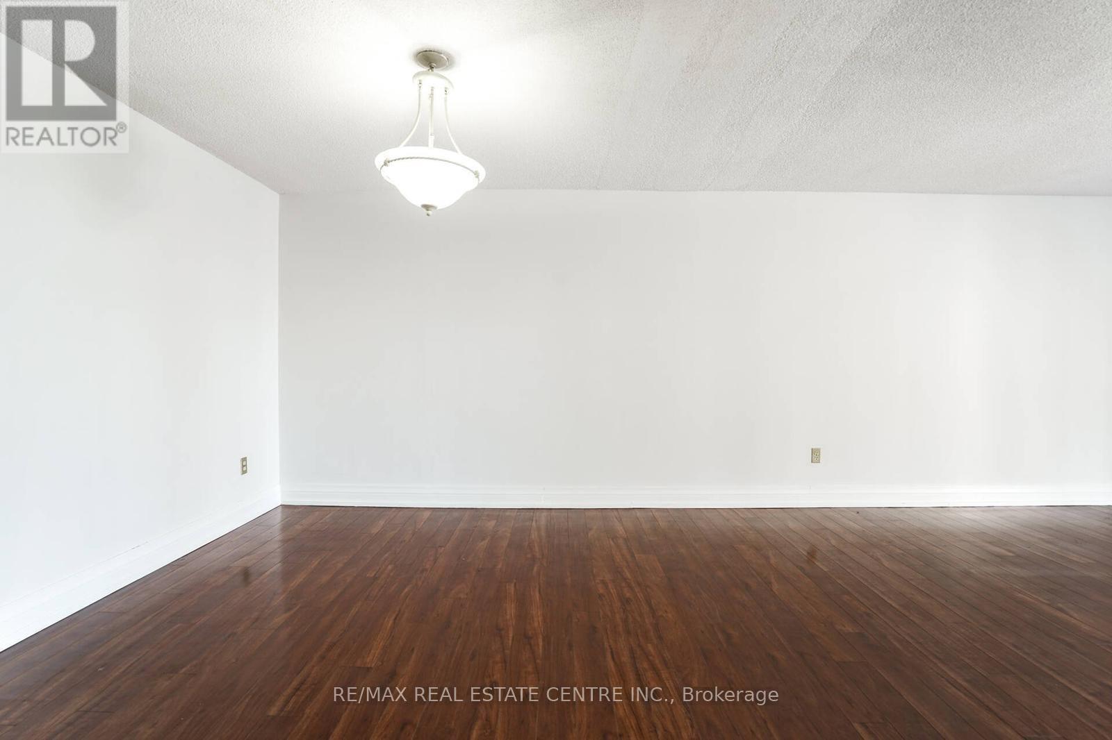 1207 - 350 Webb Drive, Mississauga, Ontario  L5B 3W4 - Photo 7 - W12576570