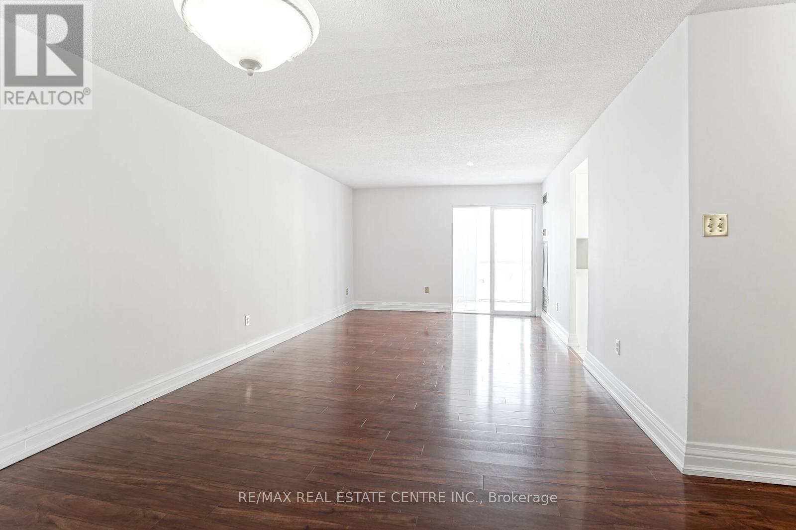 1207 - 350 Webb Drive, Mississauga, Ontario  L5B 3W4 - Photo 8 - W12576570