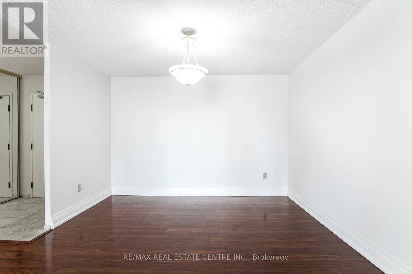 1207 - 350 Webb Drive, Mississauga, Ontario  L5B 3W4 - Photo 9 - W12576570