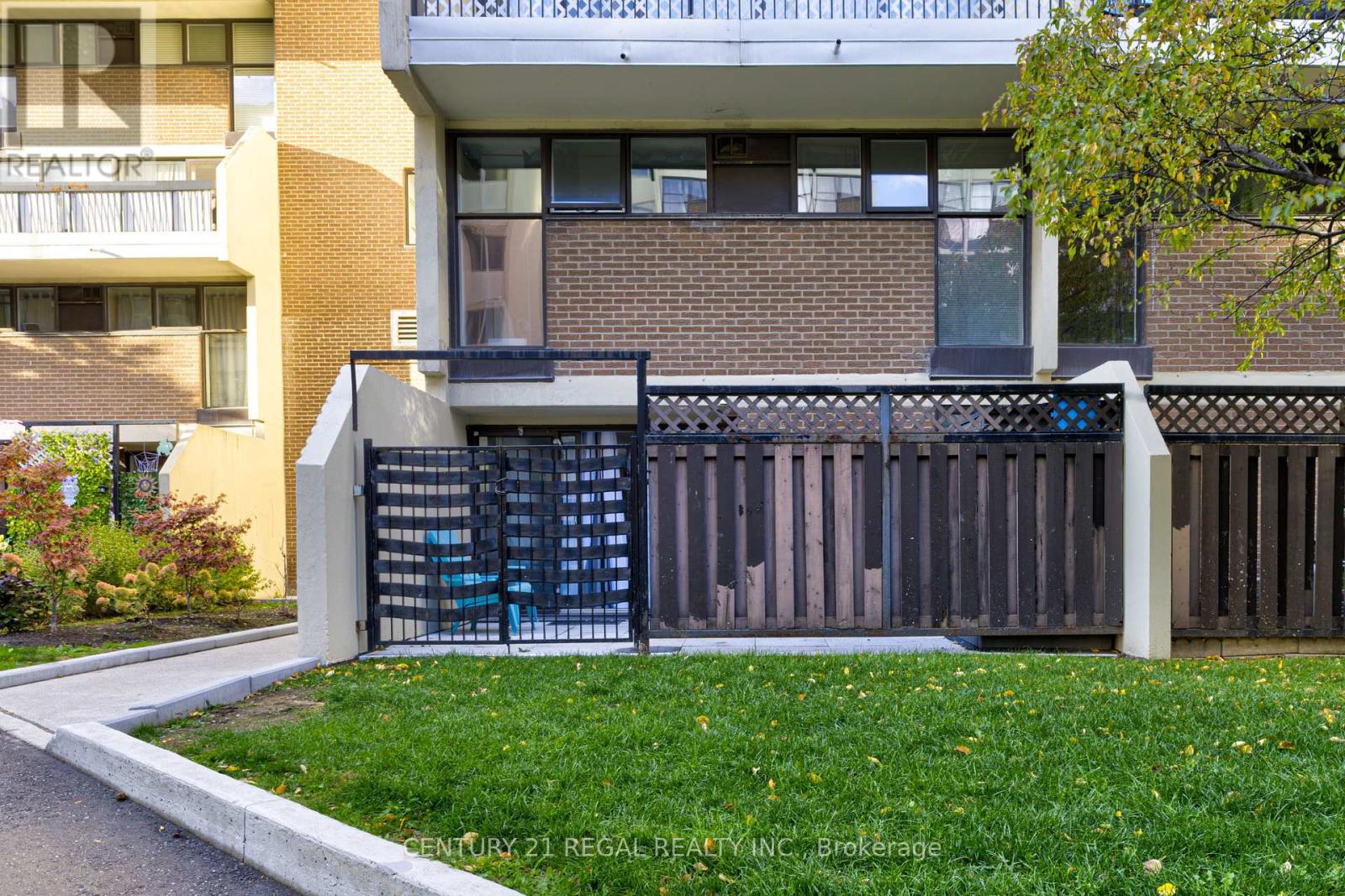 139 - 366 The East Mall, Toronto, Ontario  M9B 6C6 - Photo 34 - W12576602