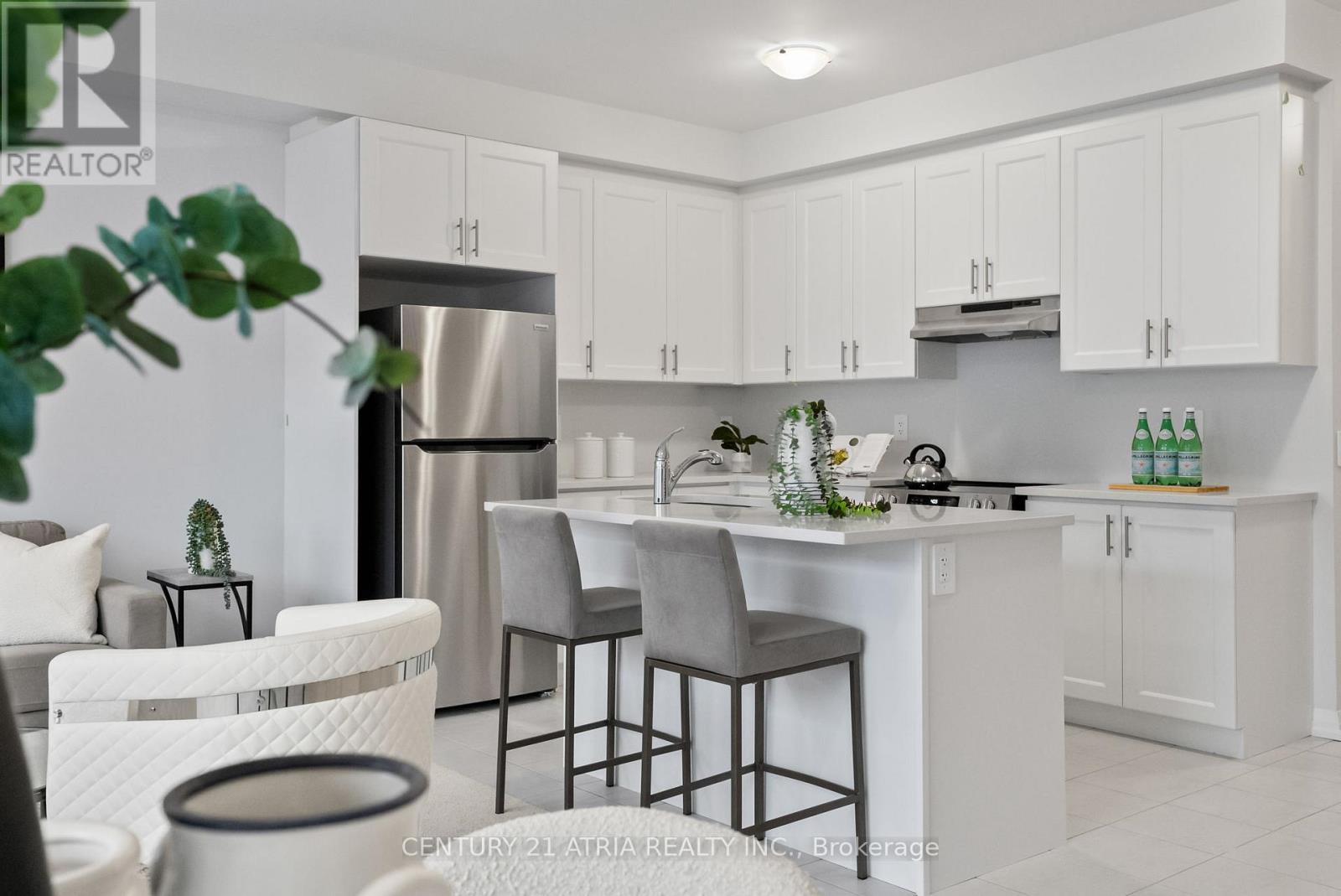 140 Corley Street, Kawartha Lakes, Ontario  K9V 0R4 - Photo 4 - X12576604